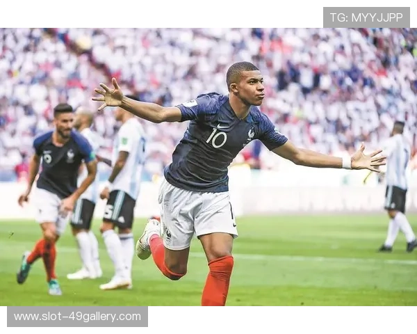 十大足球巨星精彩集锦瞬间 回顾足坛传奇球员的经典时刻