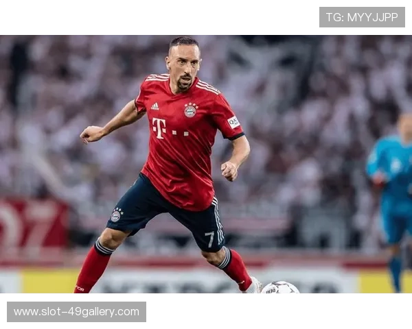 足球七号代表的传奇巨星地位与成就解析 足球七号代表的传奇巨星地位与成就解析